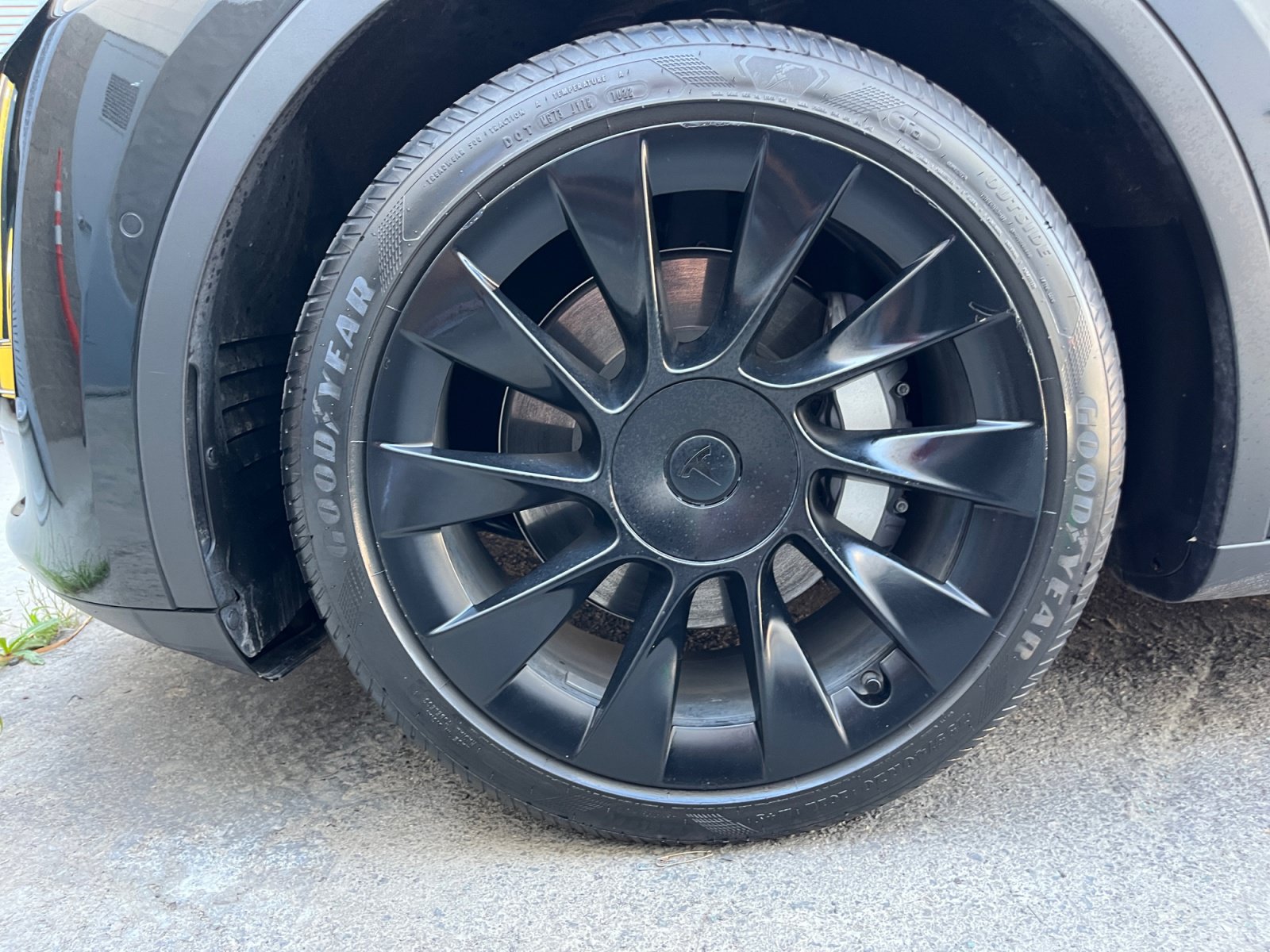 Used 2022 Tesla Model Y Long Range AWD/4WD image 29