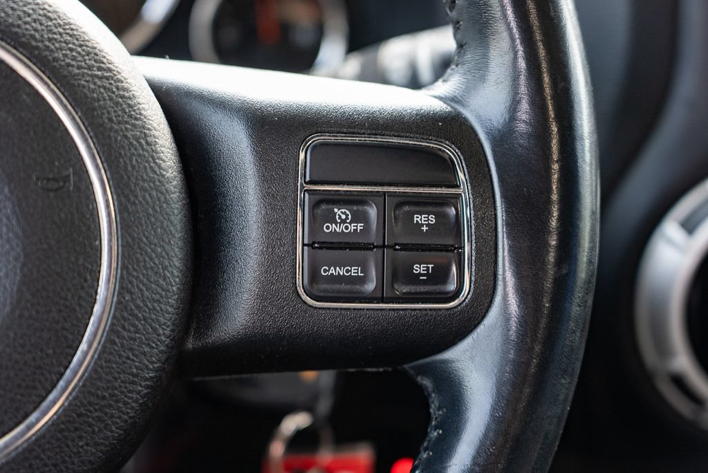 Used 2016 Jeep Wrangler Unlimited Rubicon w/ Connectivity Group AWD/4WD image 17