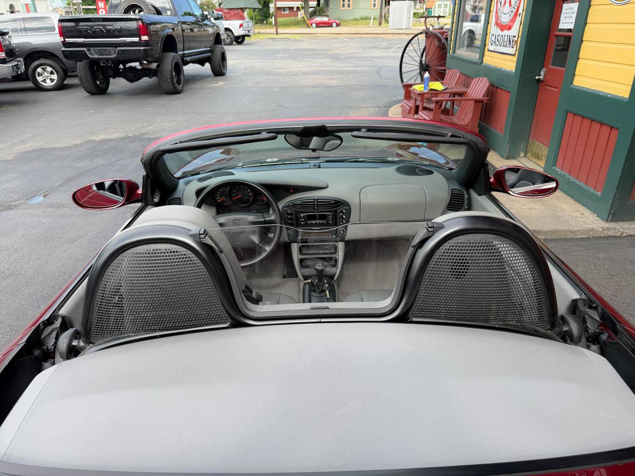 Used 1998 Porsche Boxster RWD image 28