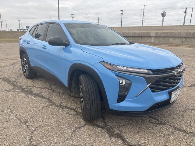 Used 2024 Chevrolet Trax RS w/ Driver Confidence Package image 2