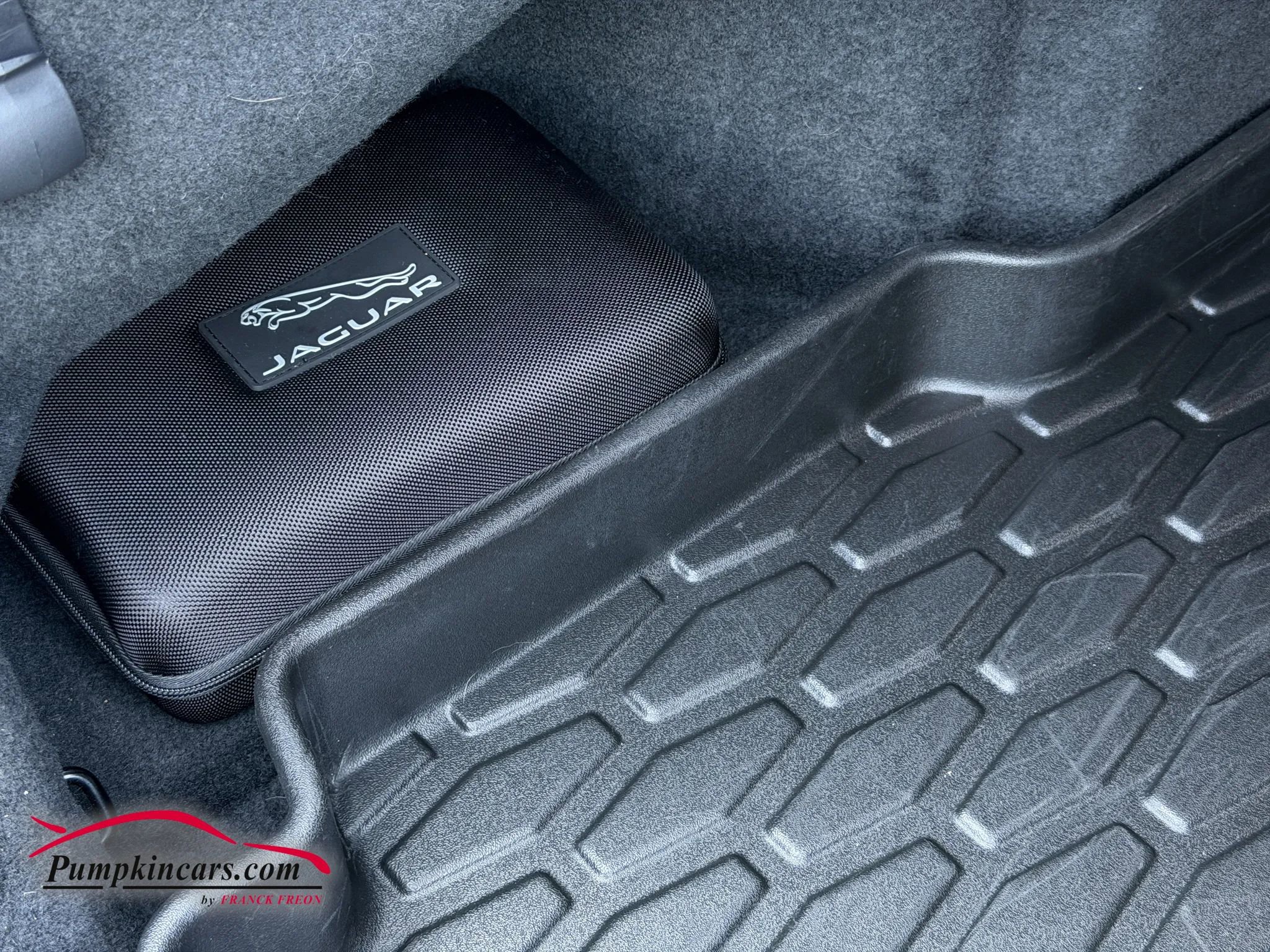 Used 2020 Jaguar XF Prestige image 19