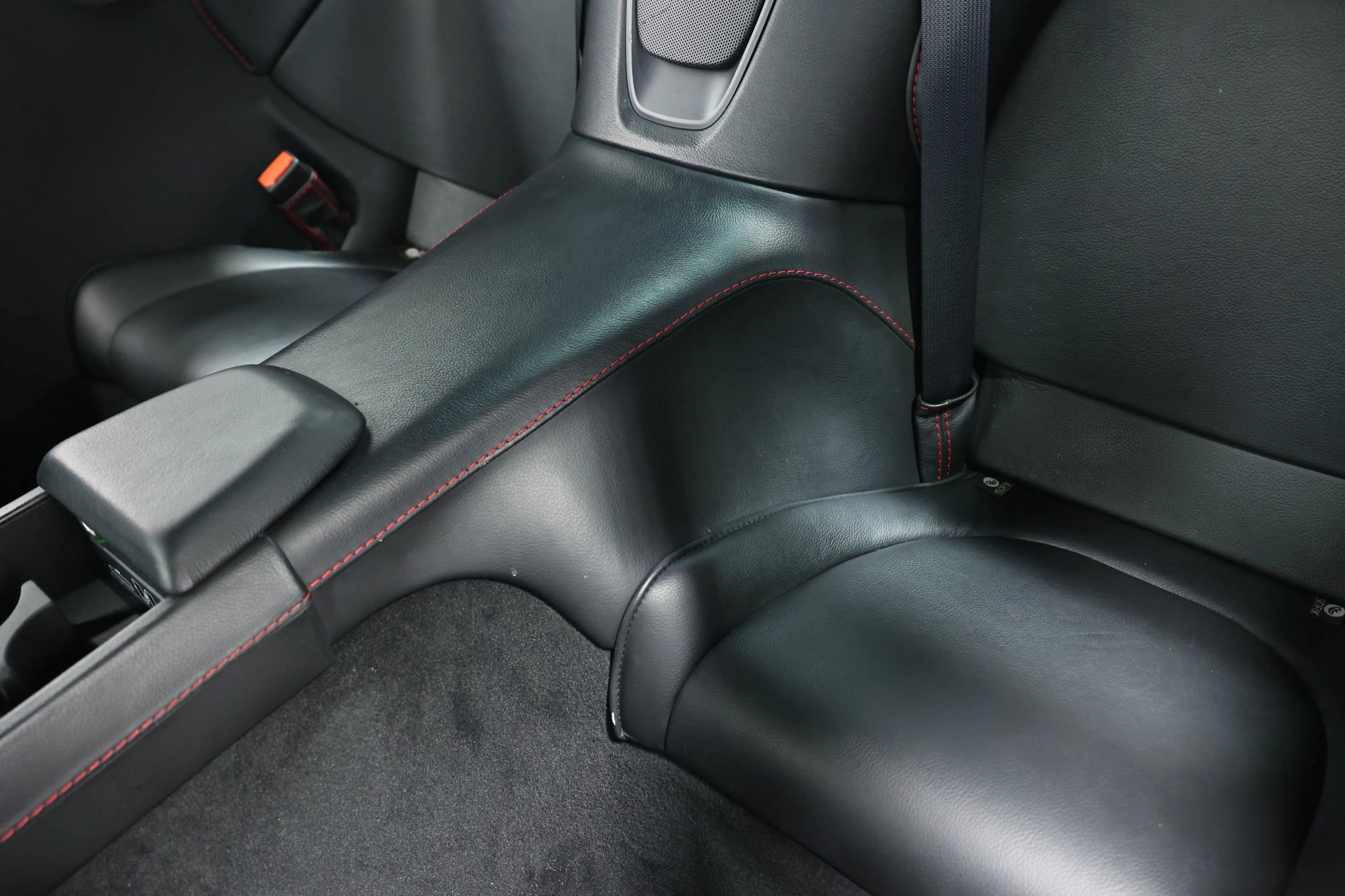 Used 2018 Aston Martin DB11 V12 image 47