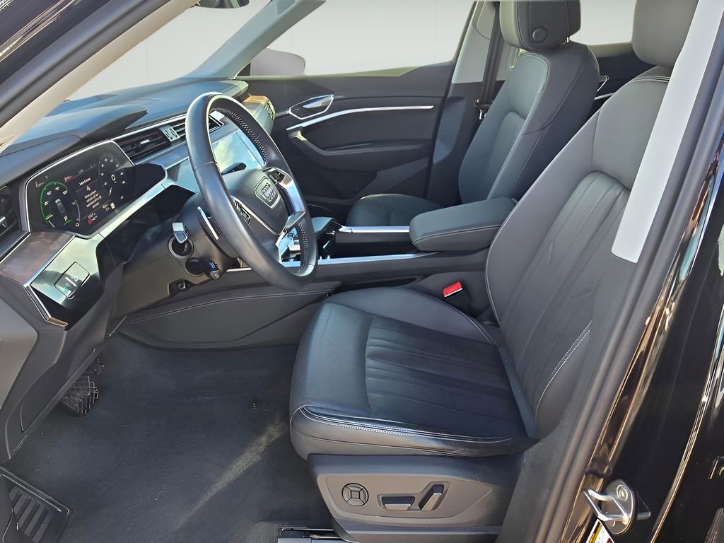 Used 2020 Audi e-tron Premium Plus image 12