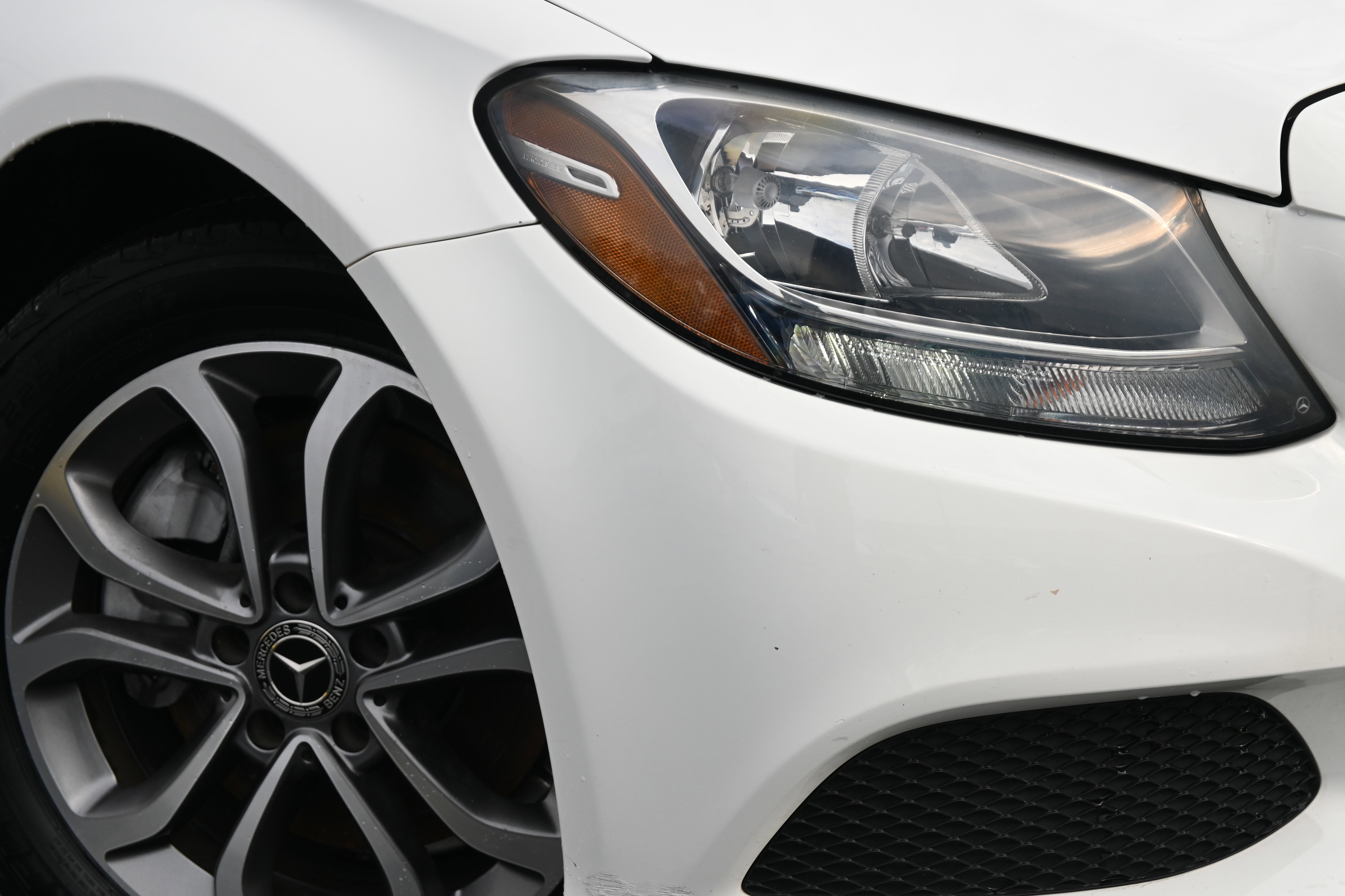 Used 2018 Mercedes-Benz C 300 4MATIC Sedan image 13