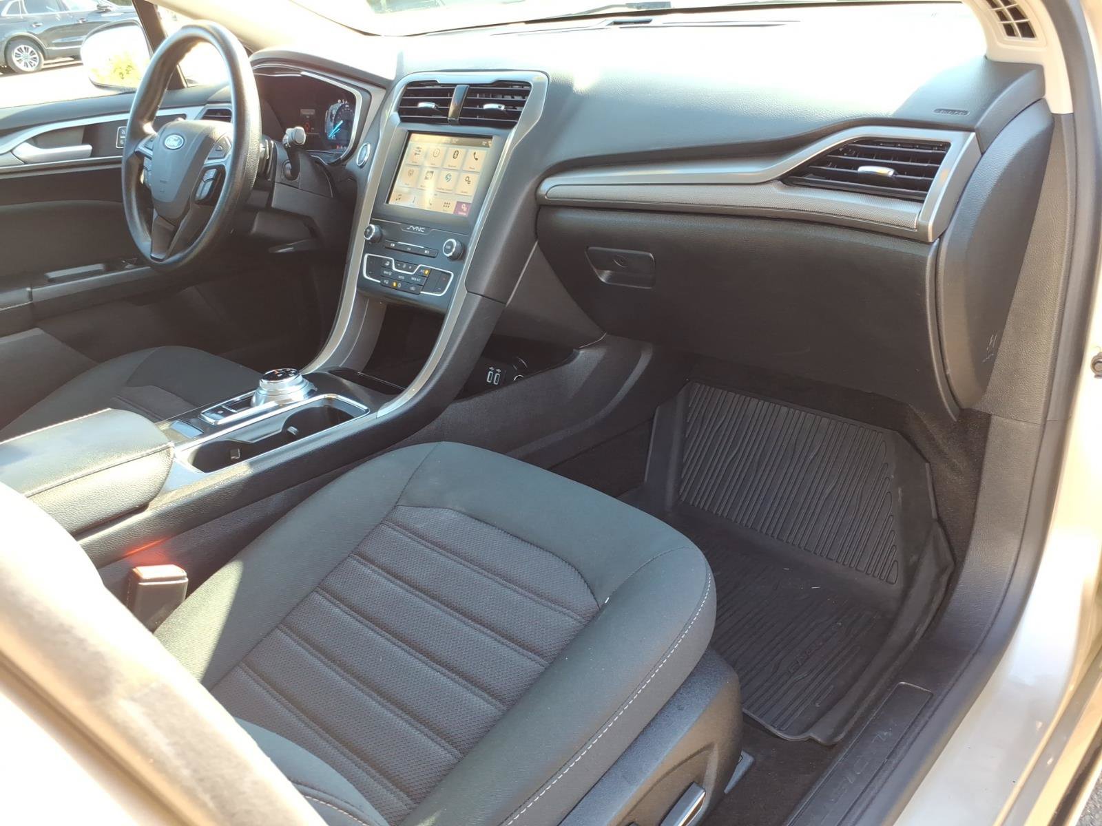 Certified 2019 Ford Fusion SE FWD image 9