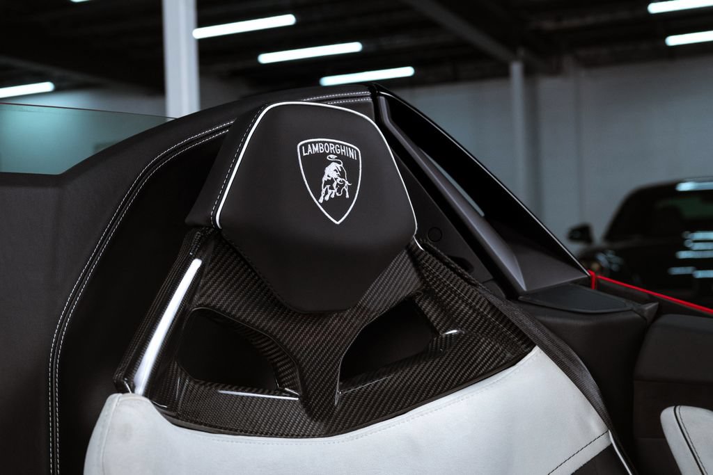 Used 2024 Lamborghini Huracan EVO AWD/4WD image 31