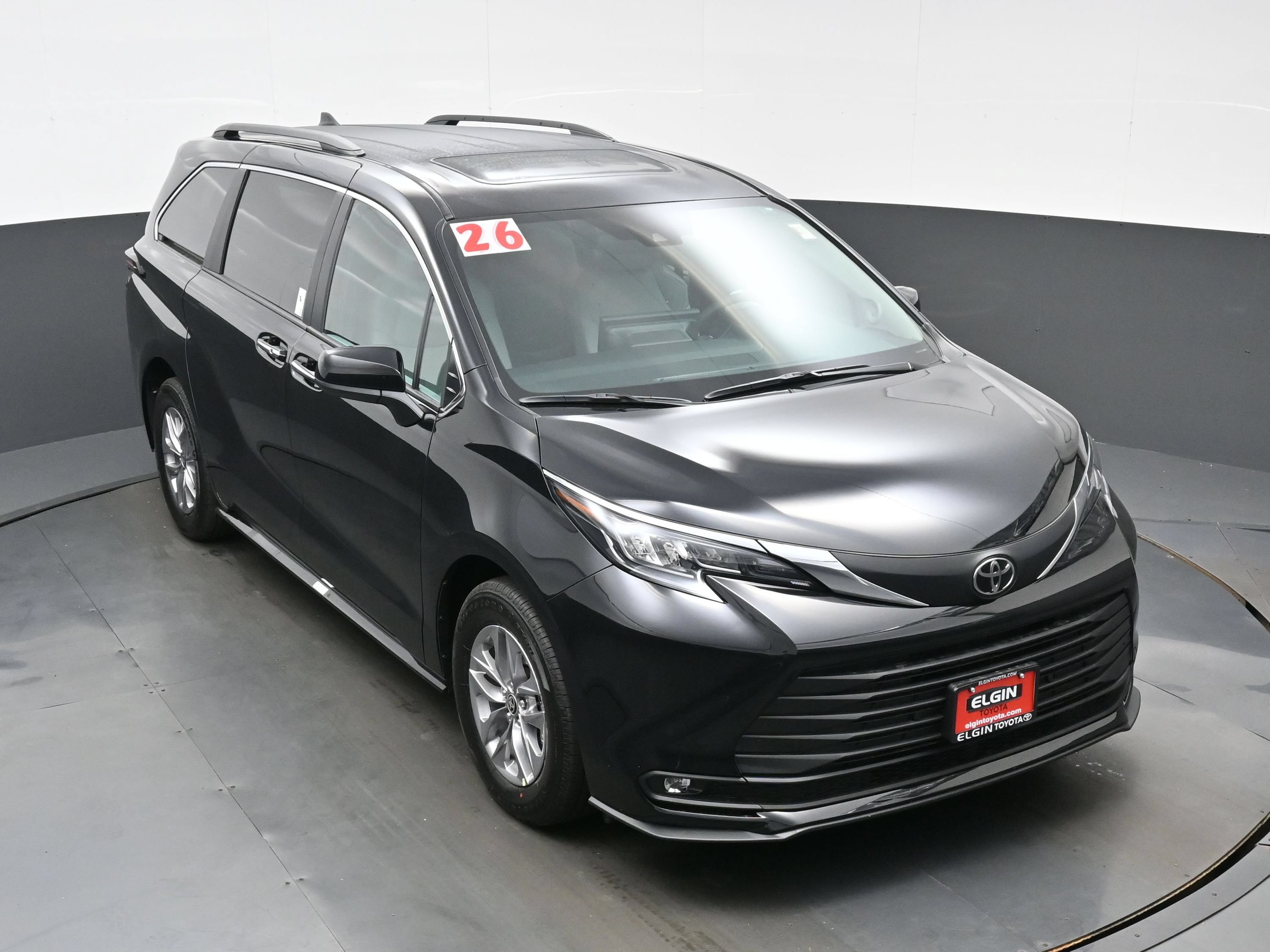 Used 2026 Toyota Sienna XLE FWD image 36