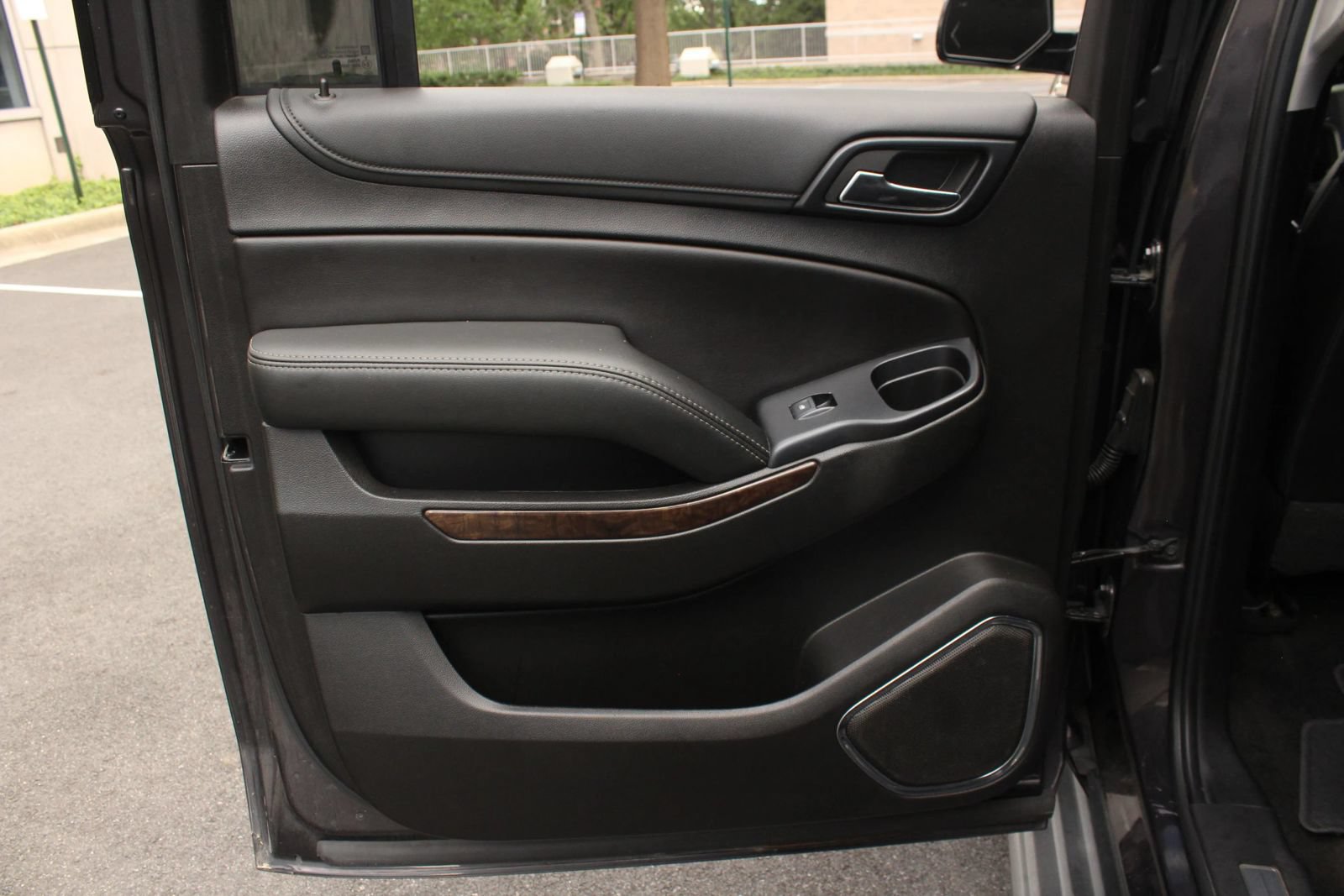 Used 2018 Chevrolet Suburban LT AWD/4WD image 21