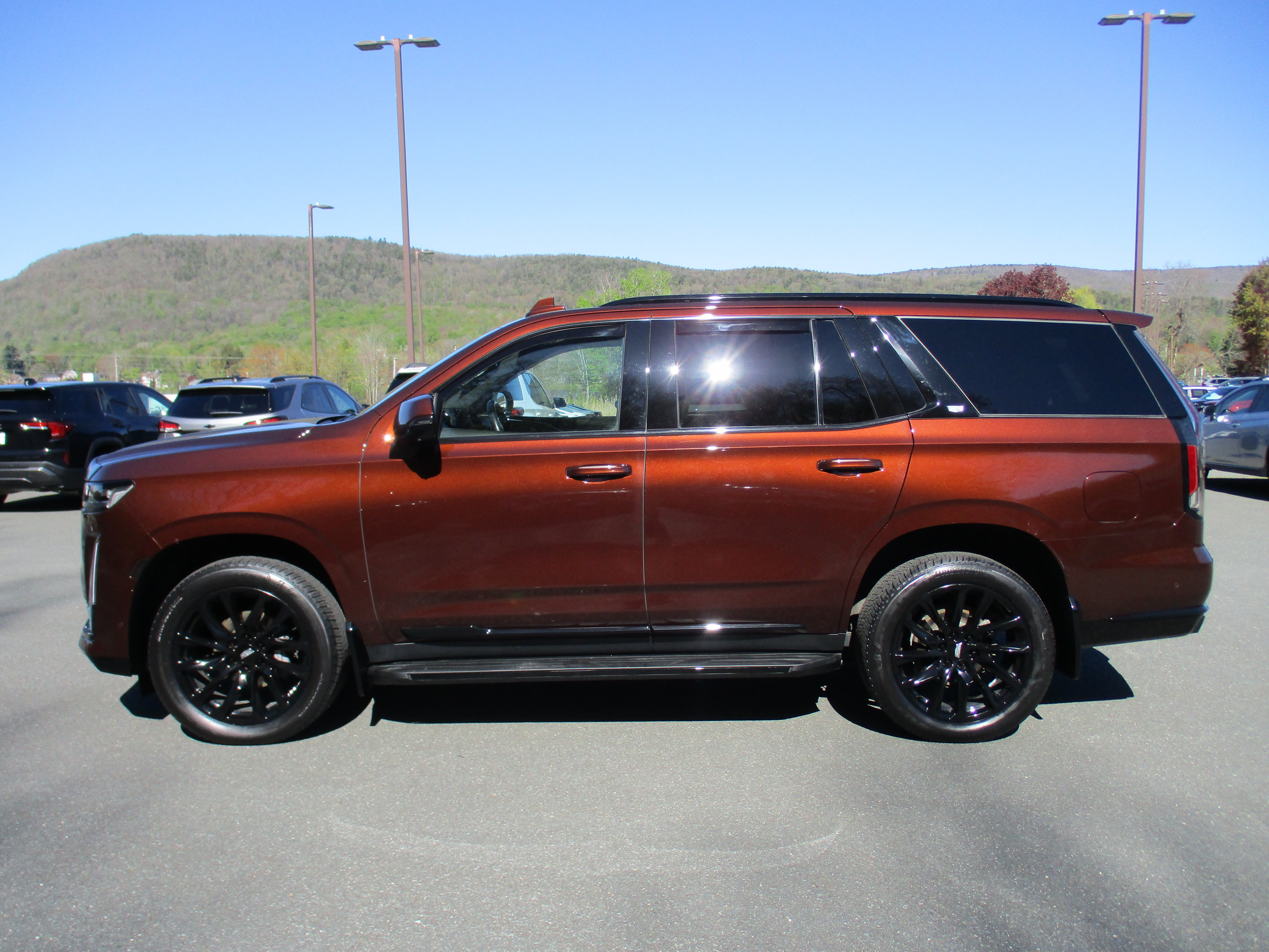 Used 2023 Cadillac Escalade Sport w/ LPO, ONYX Package AWD/4WD image 8