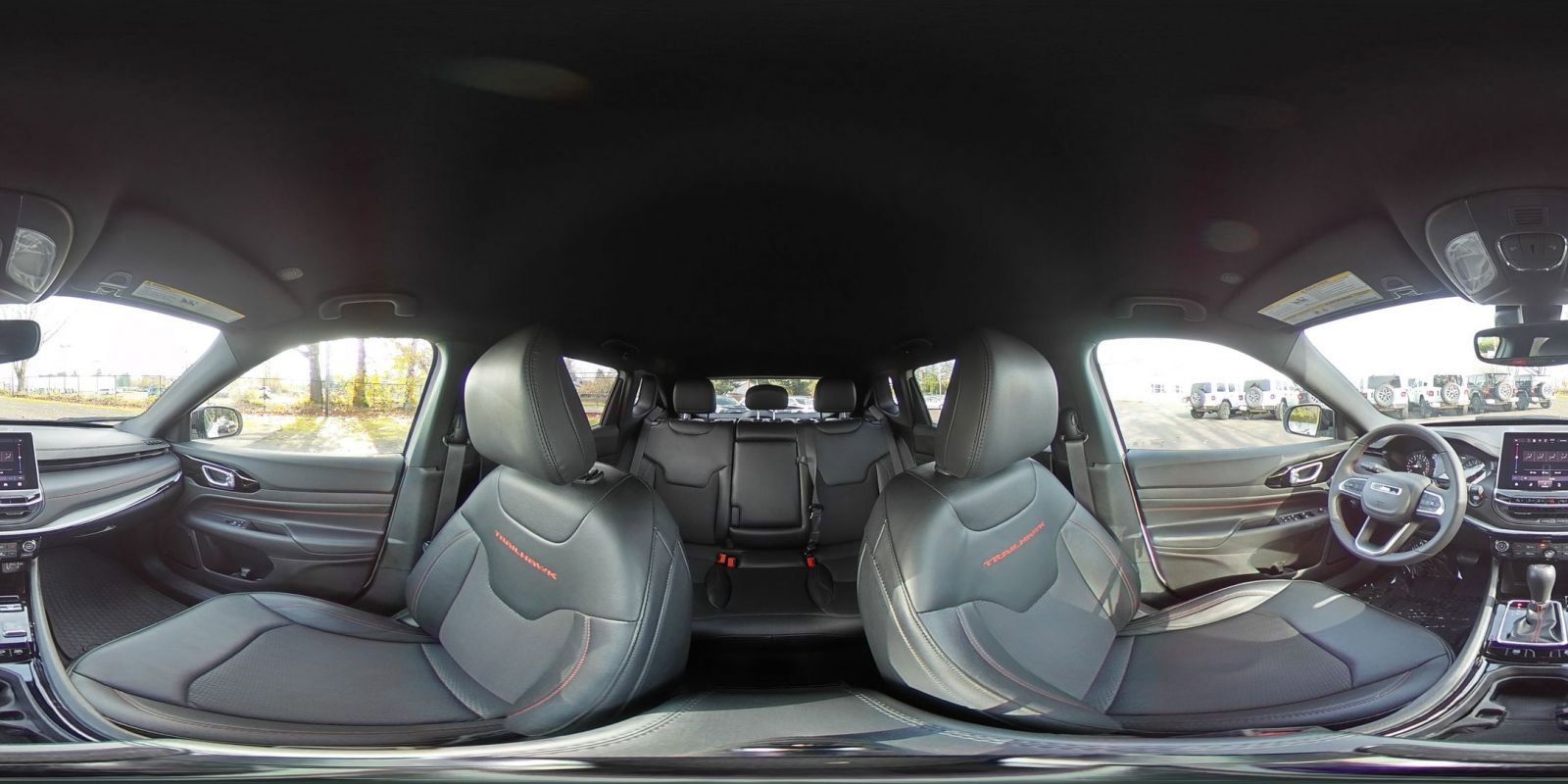 Used 2025 Jeep Compass Trailhawk image 41