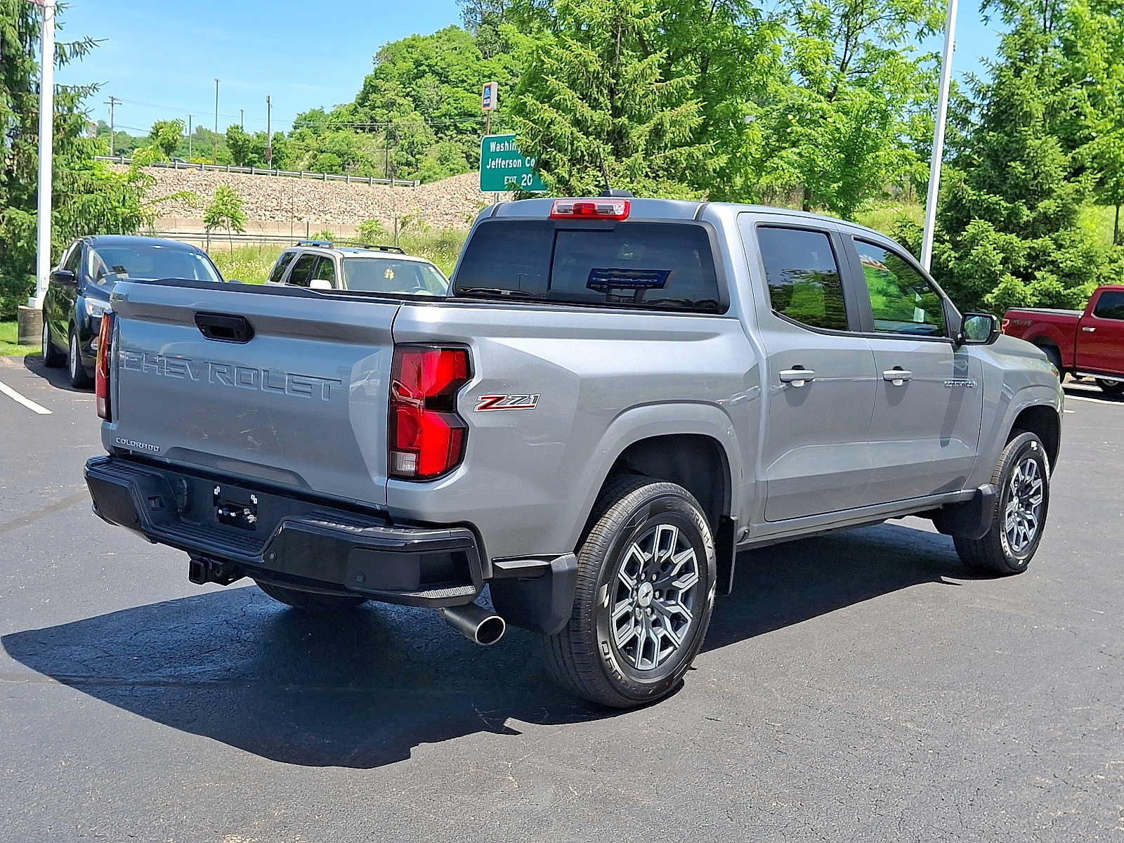 Used 2023 Chevrolet Colorado Z71 w/ Z71 Convenience Package 2 AWD/4WD image 6