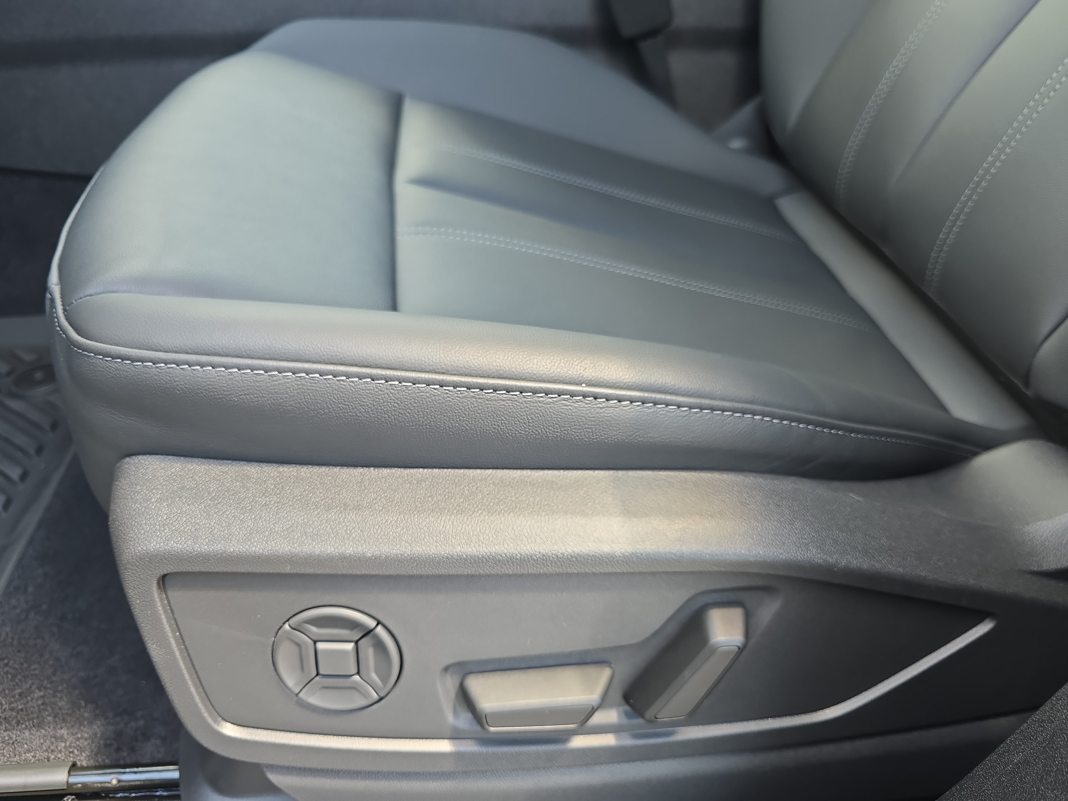 Used 2026 Audi Q5 Premium AWD/4WD image 28