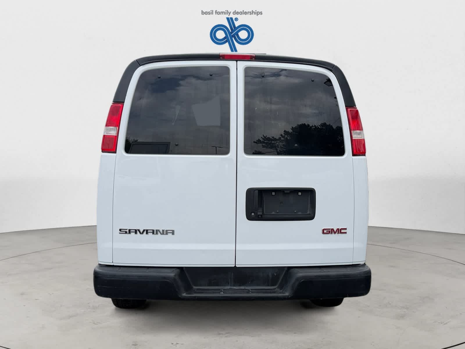 Used 2022 GMC Savana 3500 LS RWD image 3