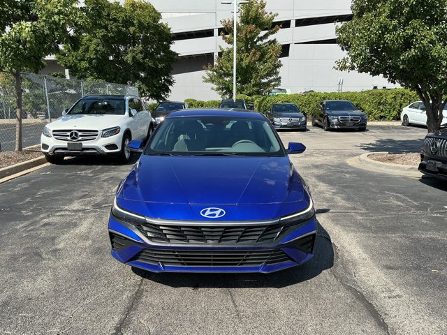 Used 2024 Hyundai Elantra SEL FWD image 2