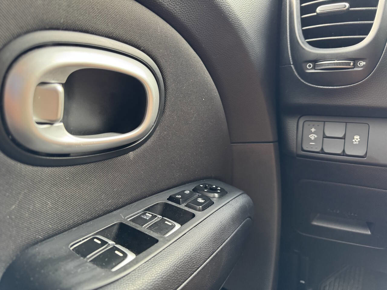 Used 2019 Kia Soul w/ Convenience Package image 35
