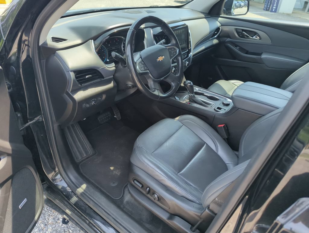 Used 2019 Chevrolet Traverse Premier w/ Driver Confidence II Package FWD image 11