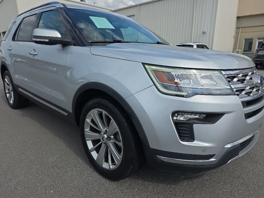 Used 2019 Ford Explorer Limited w/ Class III Trailer Tow Package FWD image 3