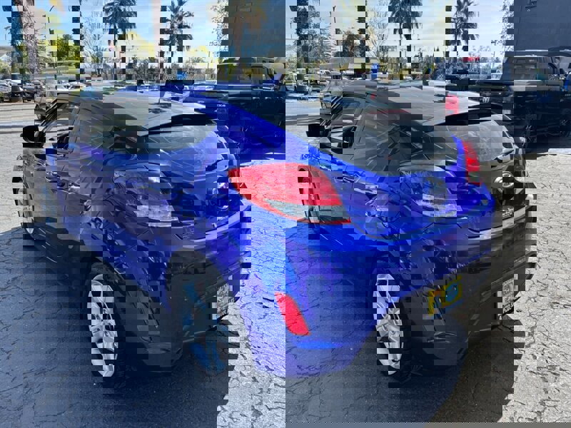 Used 2012 Hyundai Veloster image 4