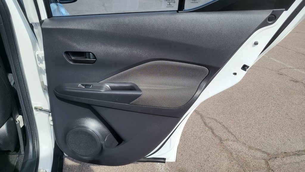 Used 2019 Nissan Kicks S image 17