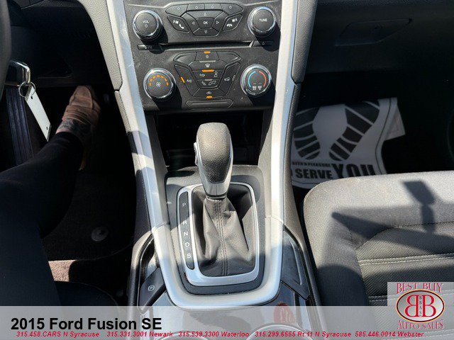 Used 2015 Ford Fusion SE FWD image 20