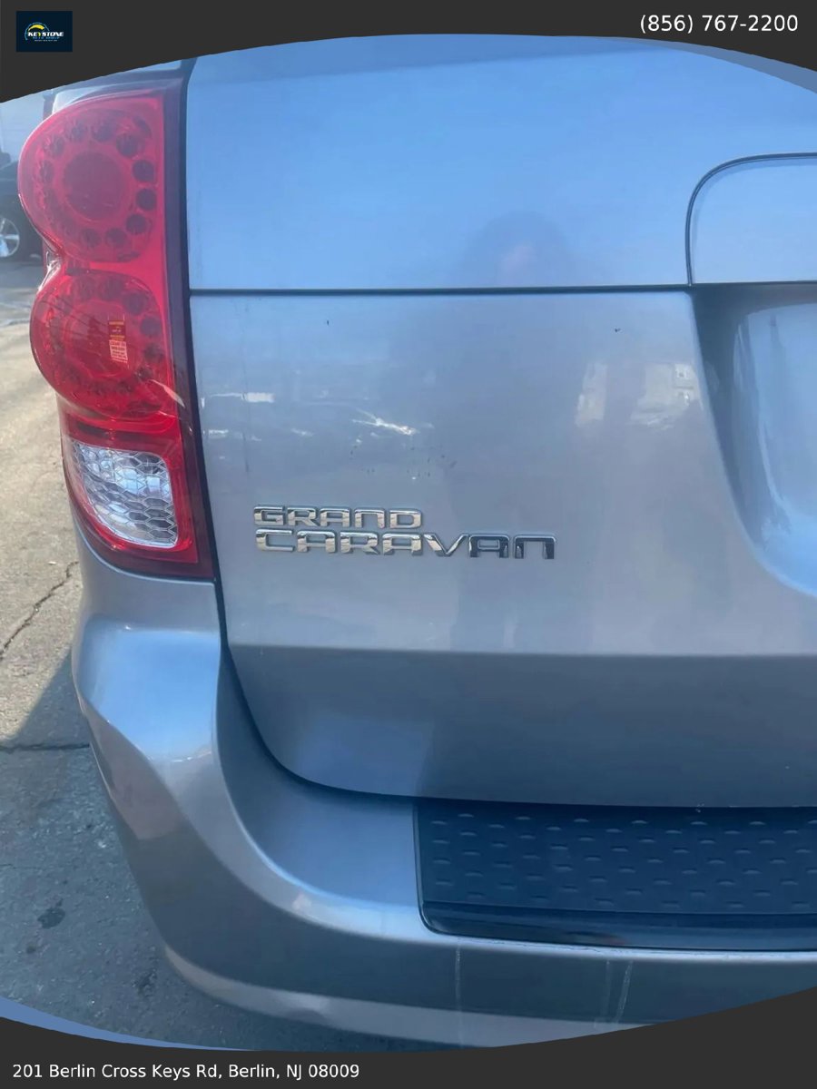 Used 2016 Dodge Grand Caravan SXT image 5