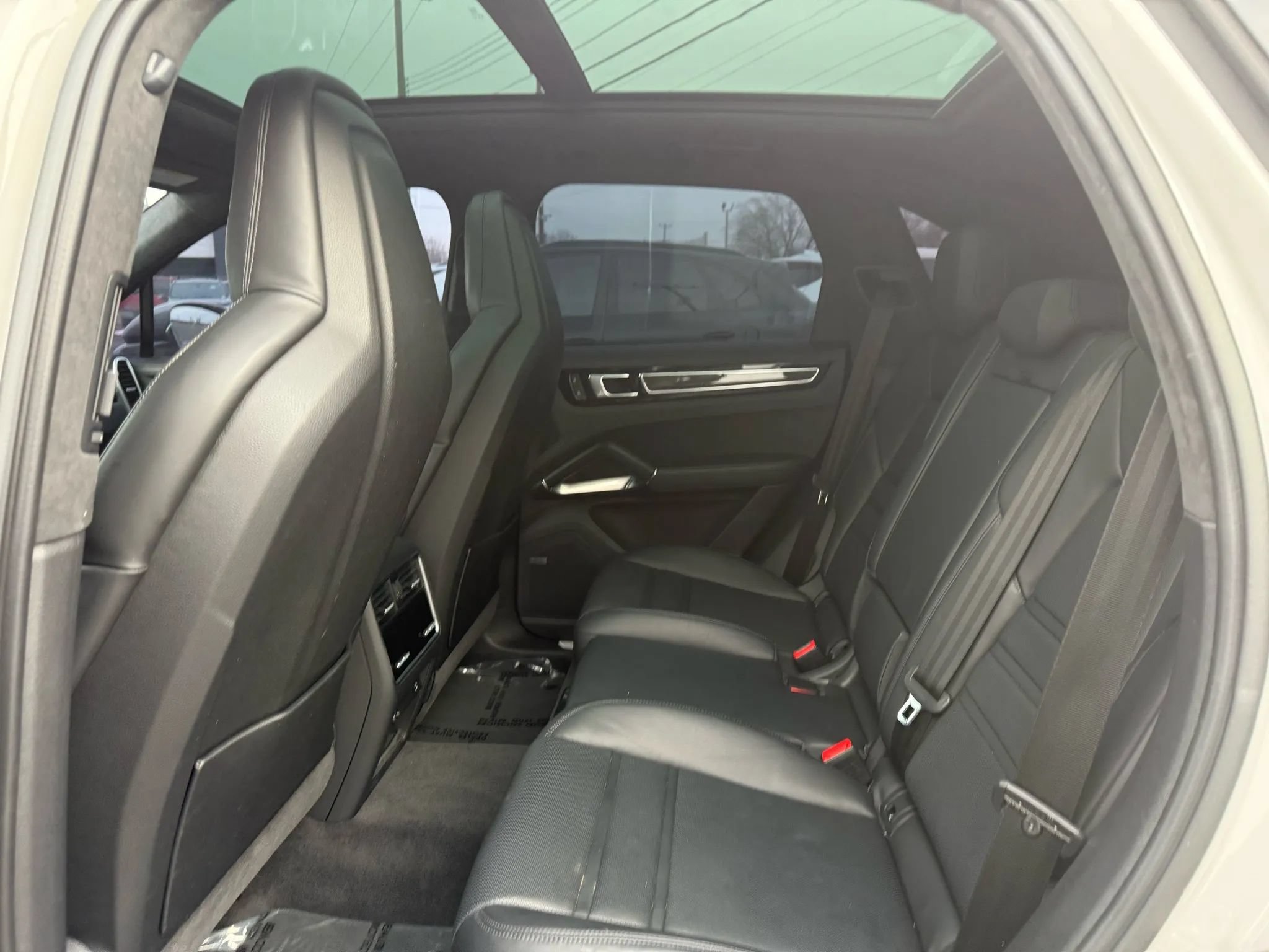 Used 2023 Porsche Cayenne Turbo w/ Premium Package Plus AWD/4WD image 22