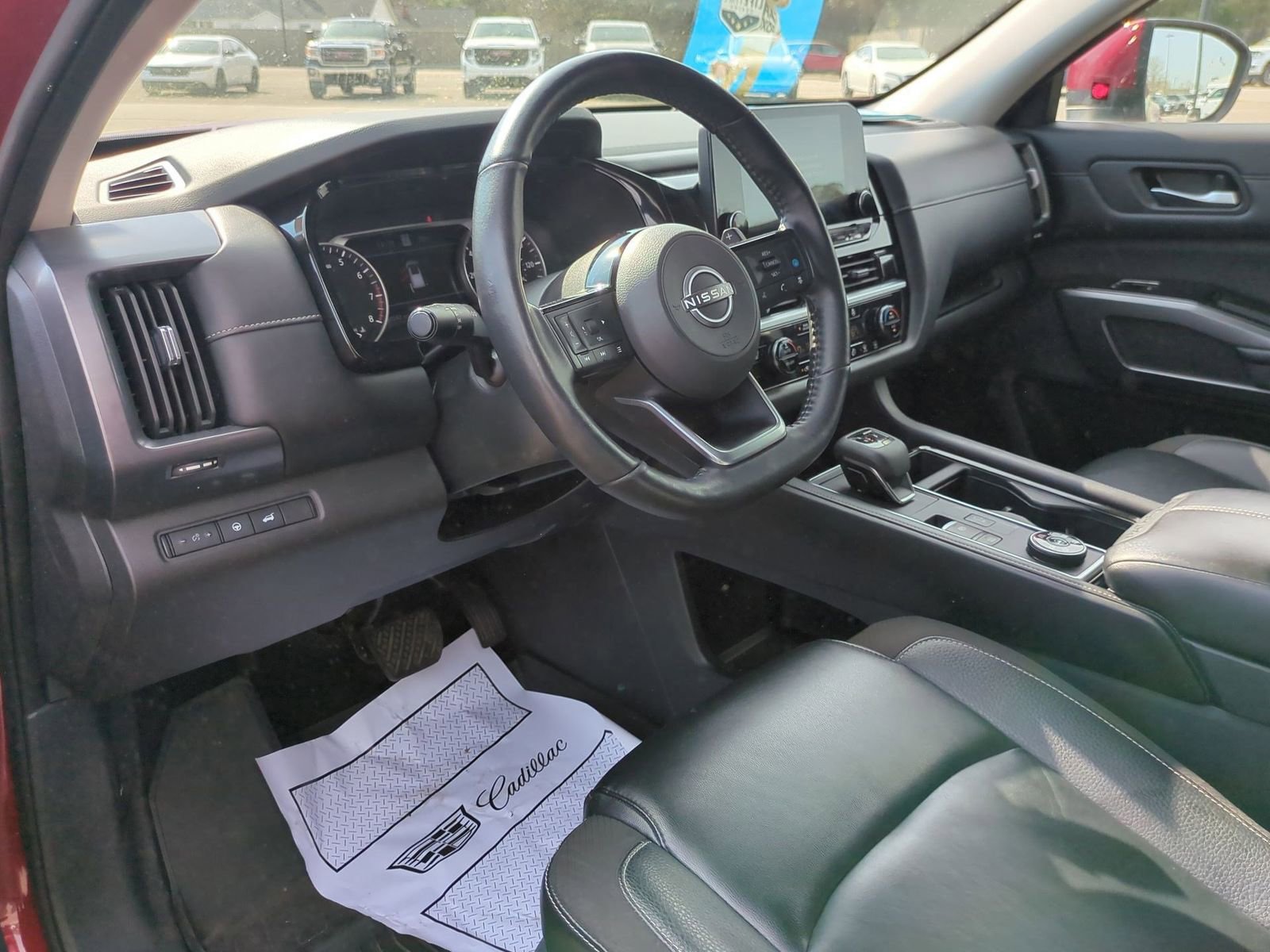 Used 2024 Nissan Pathfinder SL image 10
