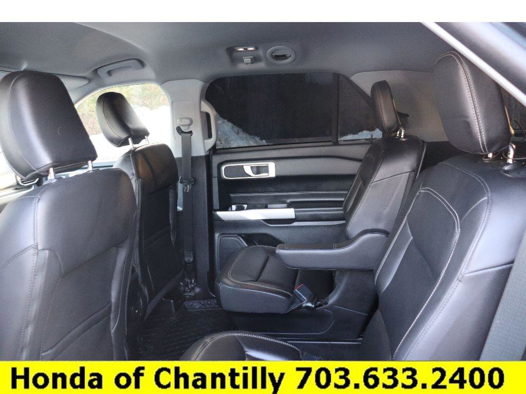 Used 2022 Ford Explorer XLT w/ Equipment Group 202A image 28