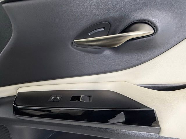 Used 2025 Lexus ES 300h w/ Premium Package image 38