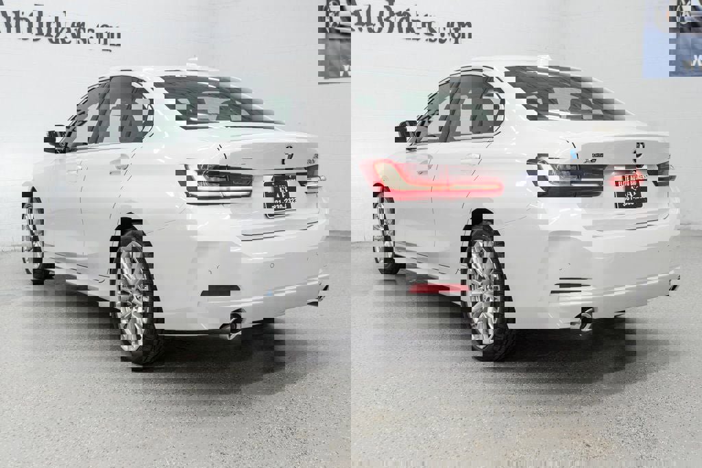 Used 2024 BMW 330i xDrive Sedan w/ Convenience Package image 6