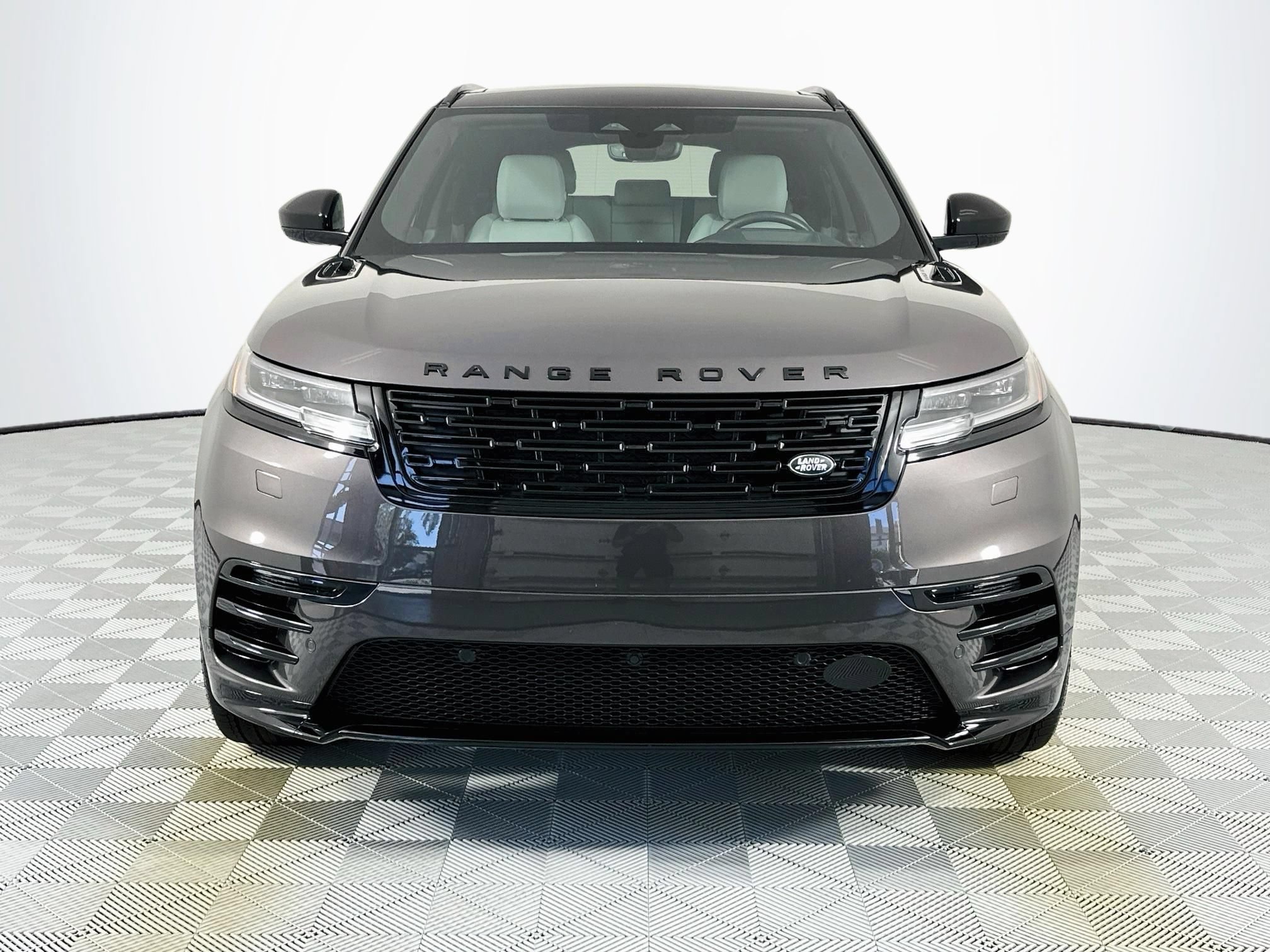 Certified 2024 Land Rover Range Rover Velar Dynamic SE AWD/4WD image 2