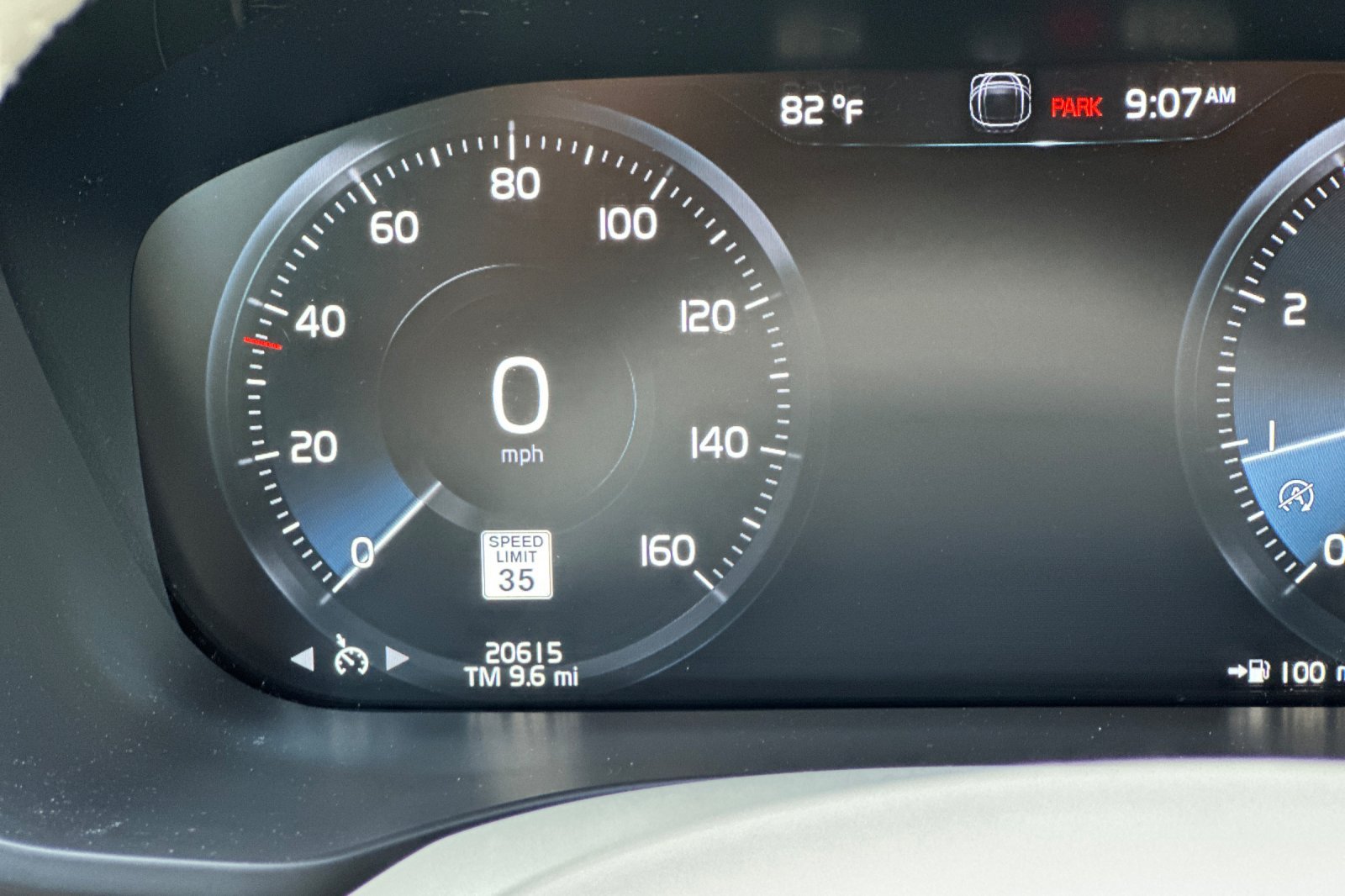 Used 2021 Volvo XC60 T5 Momentum w/ Premium Package FWD image 31