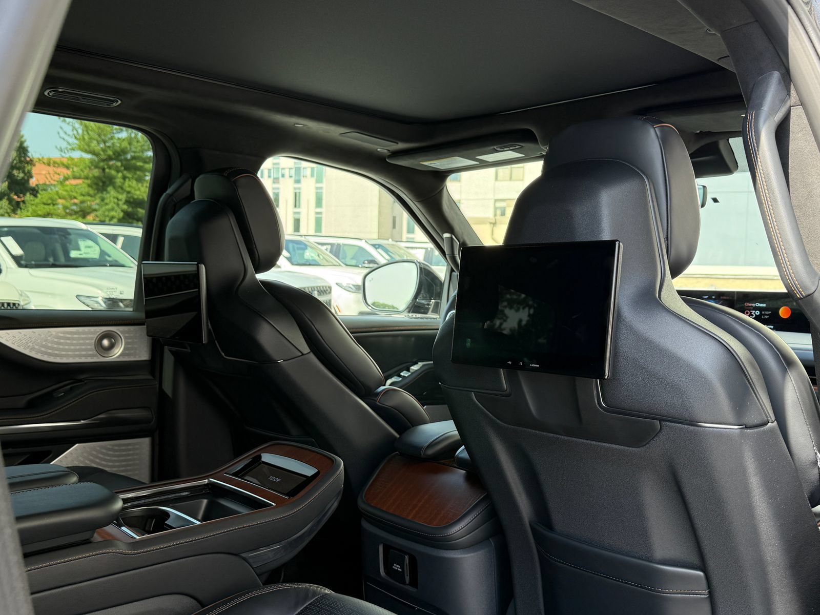 New 2026 Lincoln Navigator Black Label AWD/4WD image 18
