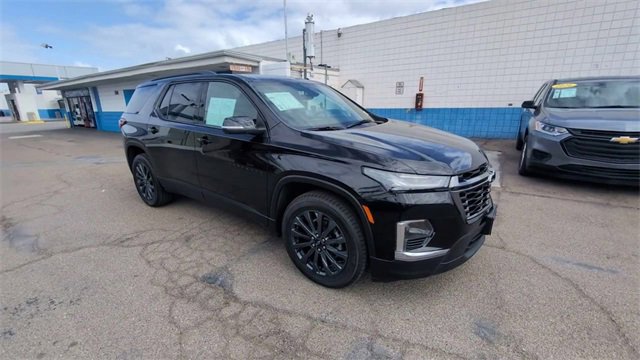 Certified 2023 Chevrolet Traverse RS image 2