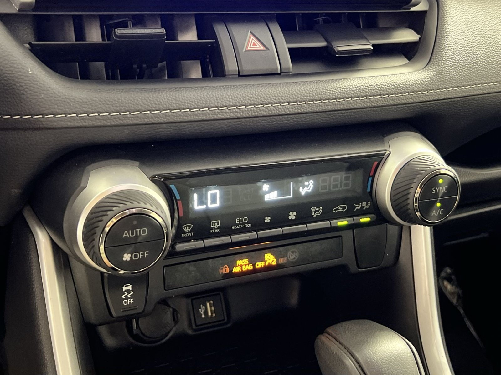Used 2025 Toyota RAV4 XLE AWD/4WD image 21