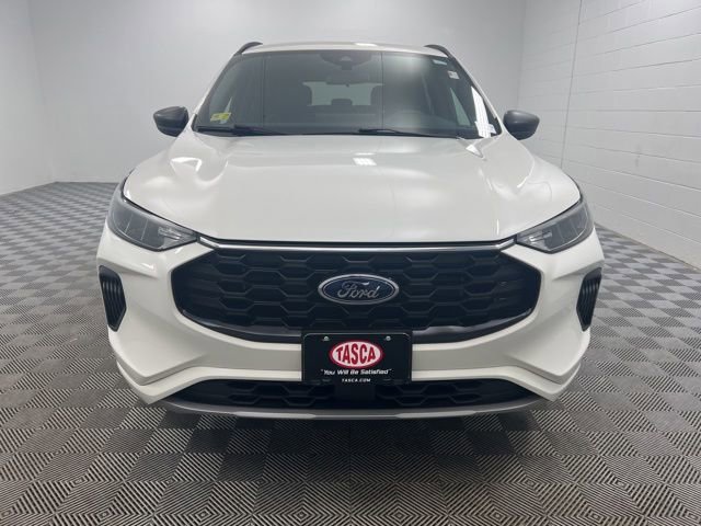 Used 2023 Ford Escape ST-Line w/ Tech Pack #1 AWD/4WD image 3