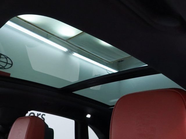 Certified 2024 Porsche Macan AWD/4WD image 20