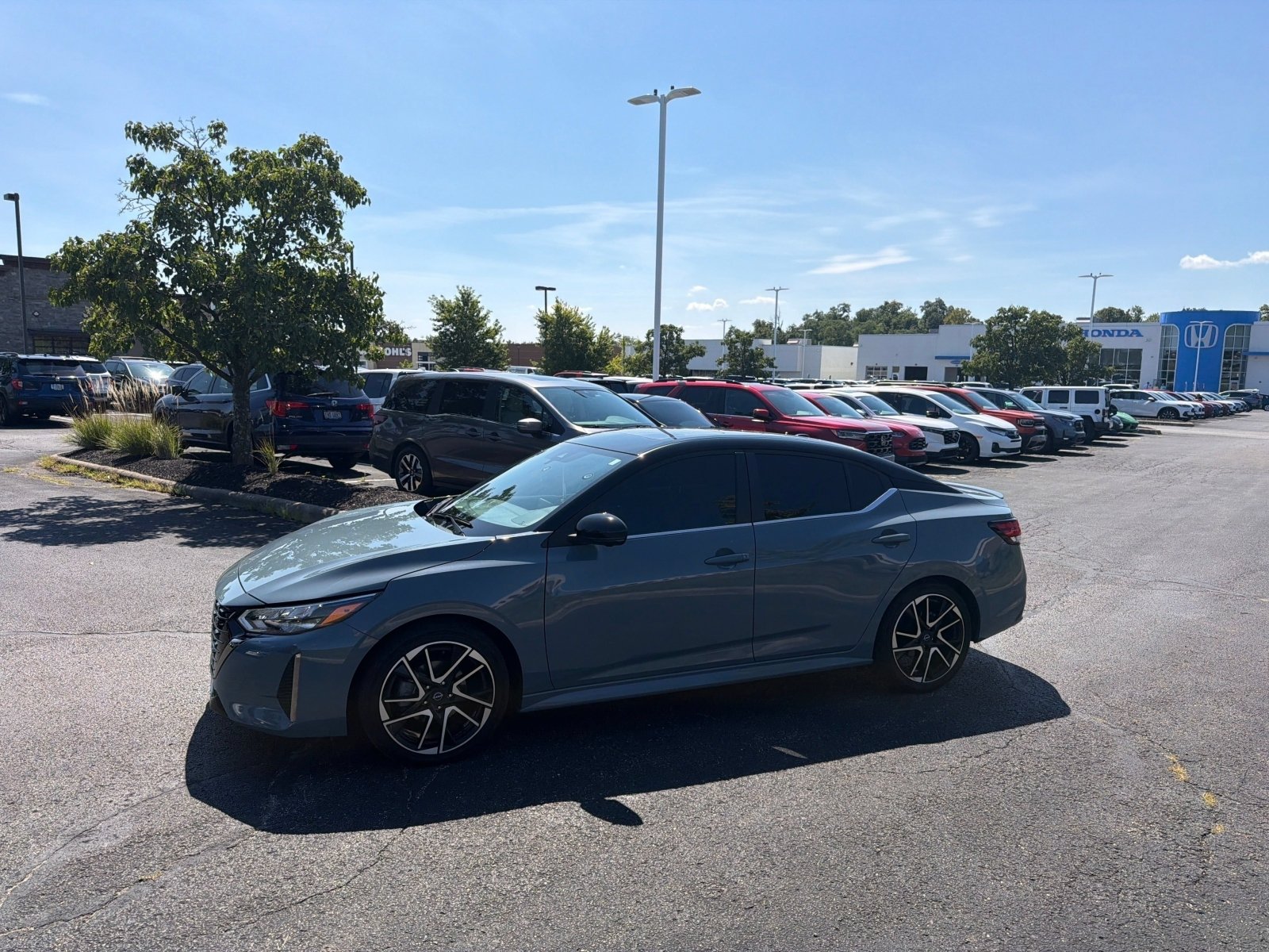 Used 2024 Nissan Sentra SR w/ SR Premium Package FWD image 12