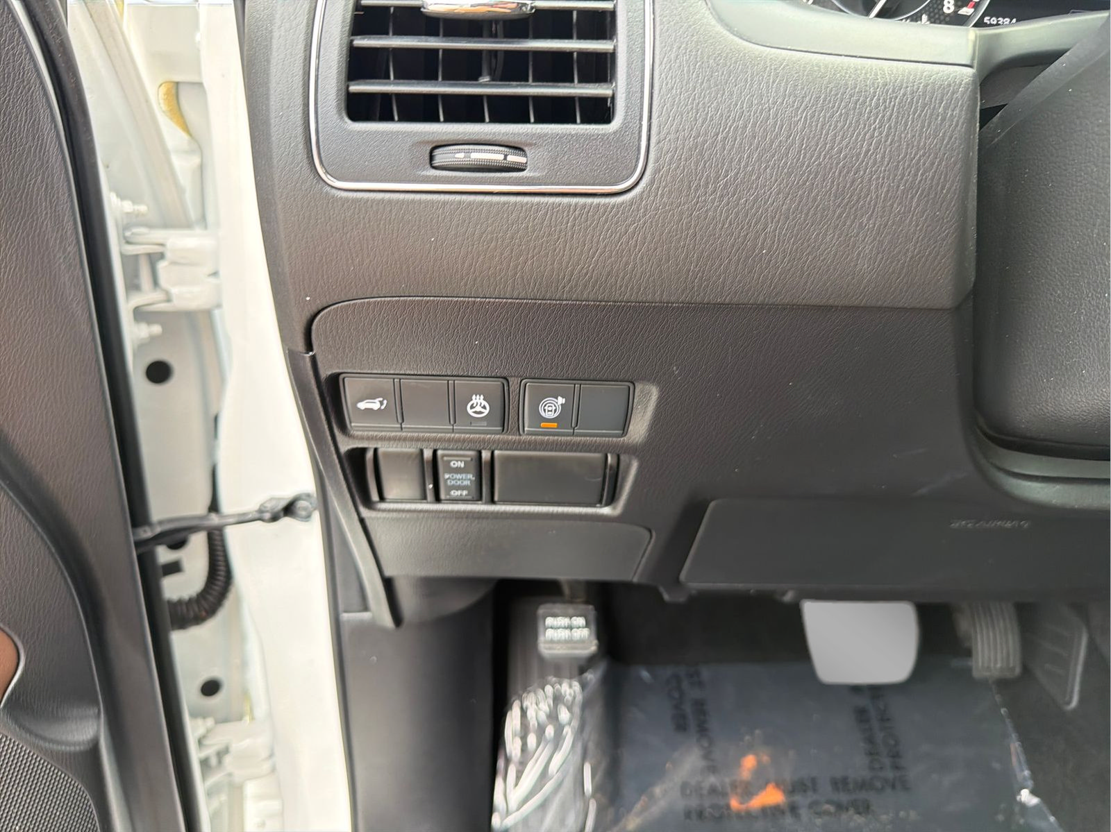 Used 2022 Nissan Armada Platinum w/ Captain's Chairs Package RWD image 13