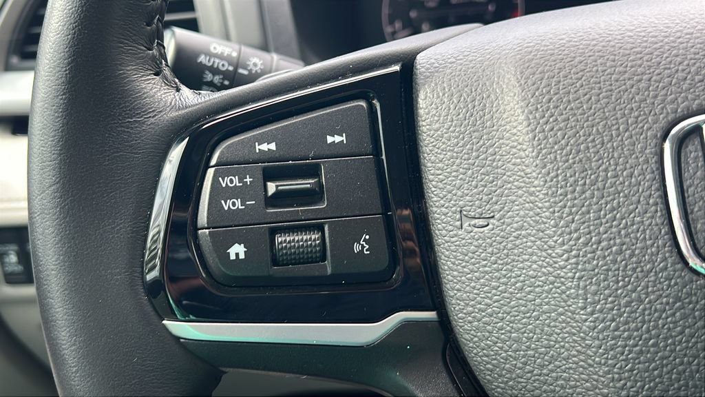 Used 2025 Honda Odyssey Touring image 21
