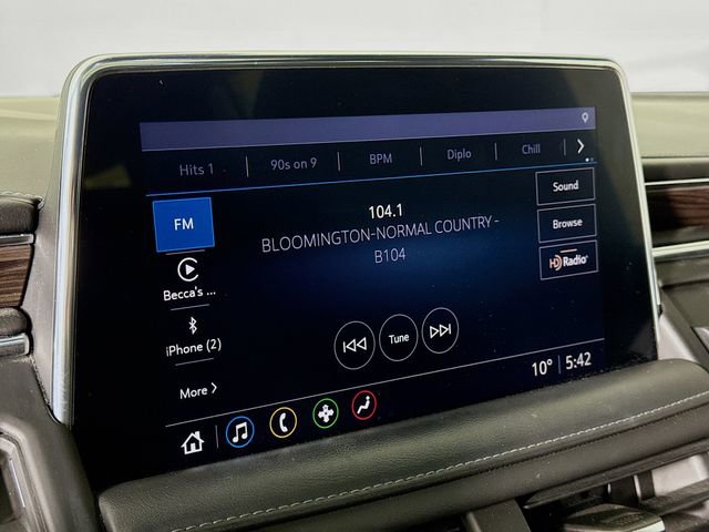 Used 2021 Chevrolet Suburban Z71 w/ Luxury Package image 17