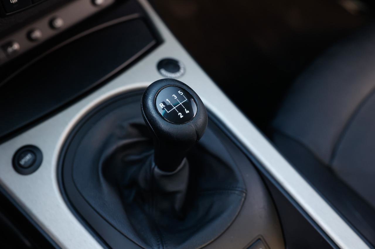 Used 2005 BMW Z4 2.5i image 31