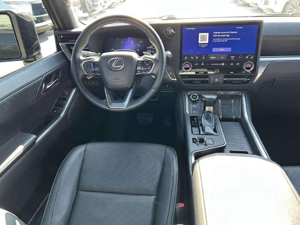 Used 2024 Lexus GX 550 w/ Accessory Package (2T) AWD/4WD image 12