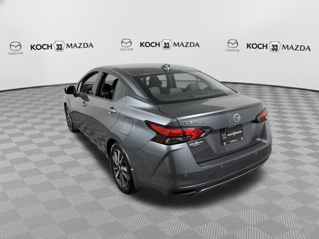 Used 2021 Nissan Versa SV image 6