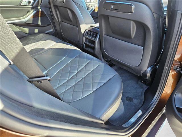 Used 2025 BMW X5 xDrive40i w/ Parking Assistance Package image 19