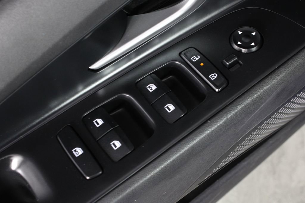 Used 2025 Hyundai Elantra SEL image 22