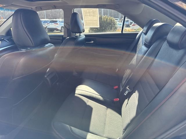 Used 2017 Toyota Camry SE w/ Moonroof Package image 27