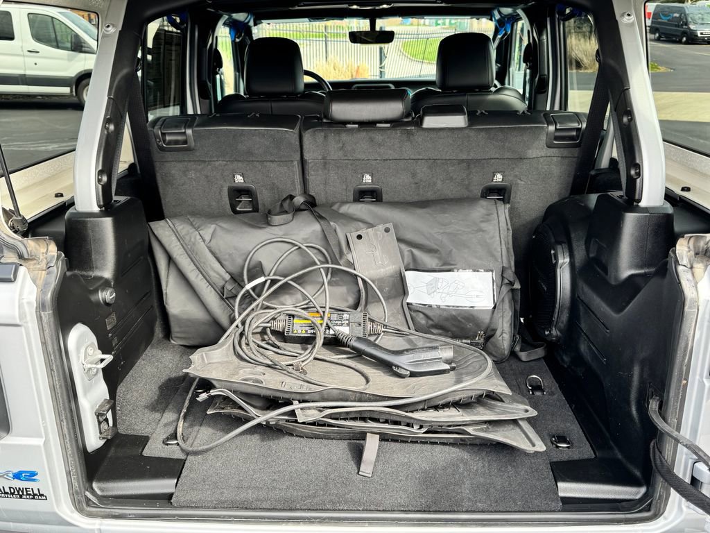 Used 2023 Jeep Wrangler Unlimited Sahara w/ Cold Weather Group image 19