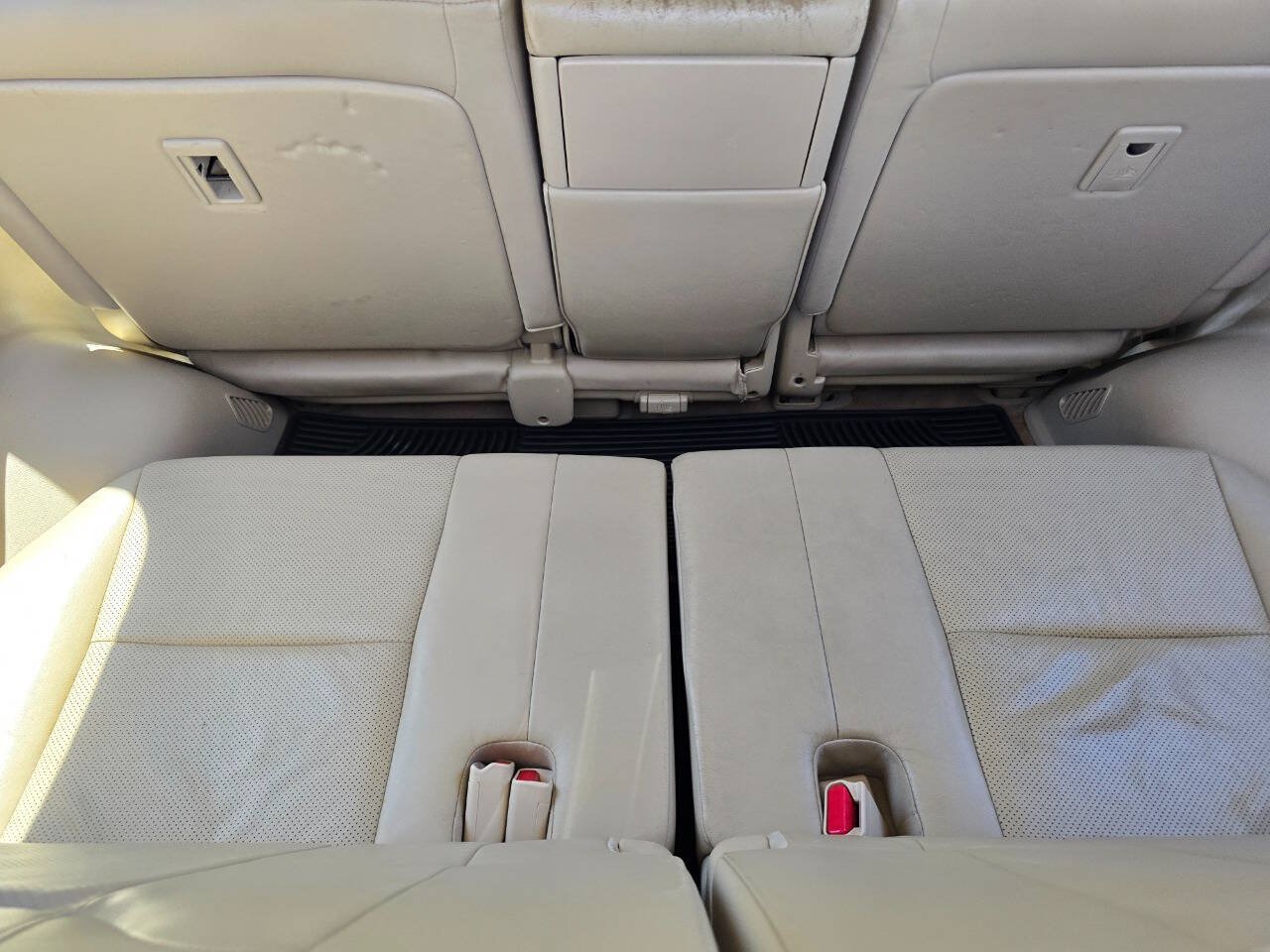 Used 2011 Lexus LX 570 4WD image 28