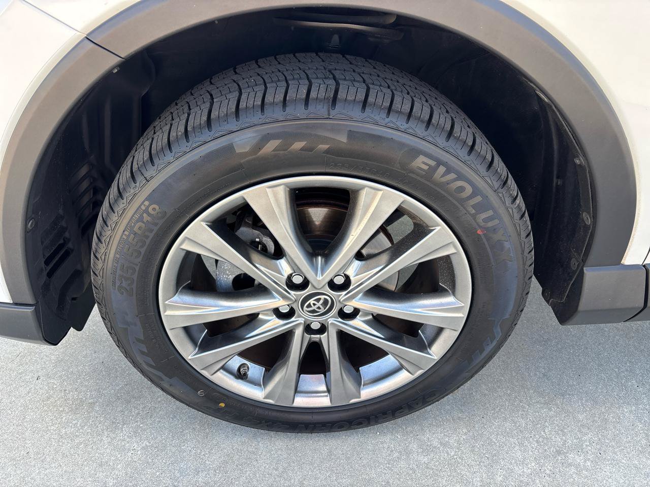 Used 2018 Toyota RAV4 Limited FWD image 11